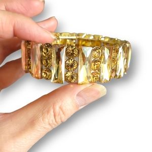 Pretty Gold Tone Yellow Topaz Crystal Stretch Bracelet (OS)